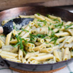 Snabb krämig pasta med kronärtskockor