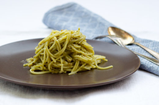 Pasta med kyckling och krämig pestosås